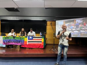 Tudo é Verdade: Memória, Luta, Reparação e GGB Marcelo Cerqueira @marcelocerqueira.oficial Ativista do GGB e Coordenador Municipal das Politicas LGBT+ Entre os dias 30 de outubro e 1º de novembro, fui convidado pela professora Jucelia Santos, da Unilab, Comissão Organizadora e bolsista da Unifest para integrar mesa do Grupo de Trabalho Memória e Verdade do Ministério dos Direitos Humanos e da Cidadania, em audiência pública no Instituto Federal do Ceará (IFCE), em Fortaleza.